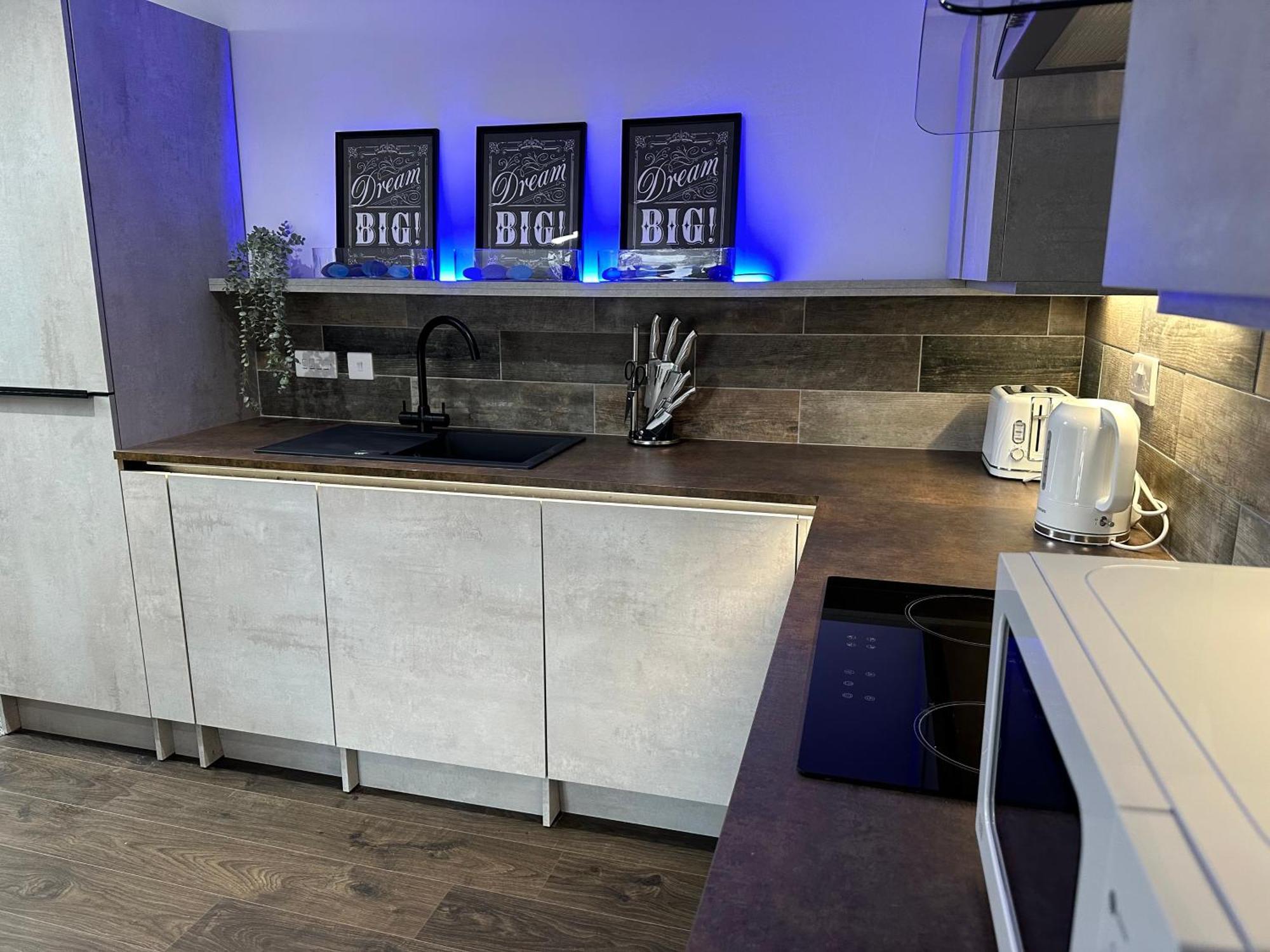 Vibrant Apartments Close To City Centre Cardiff Eksteriør bilde