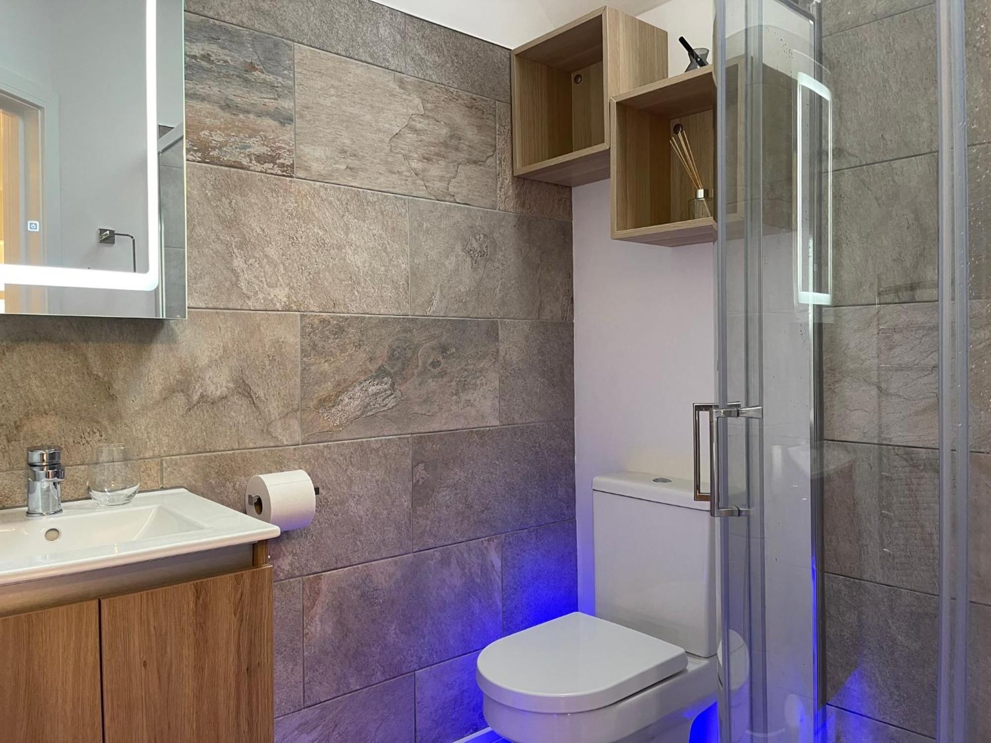 Vibrant Apartments Close To City Centre Cardiff Eksteriør bilde